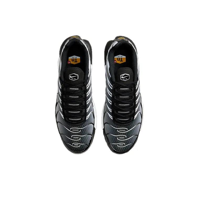 Nike Air Max Plus &