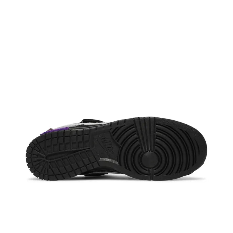 Nike Dunk Low &