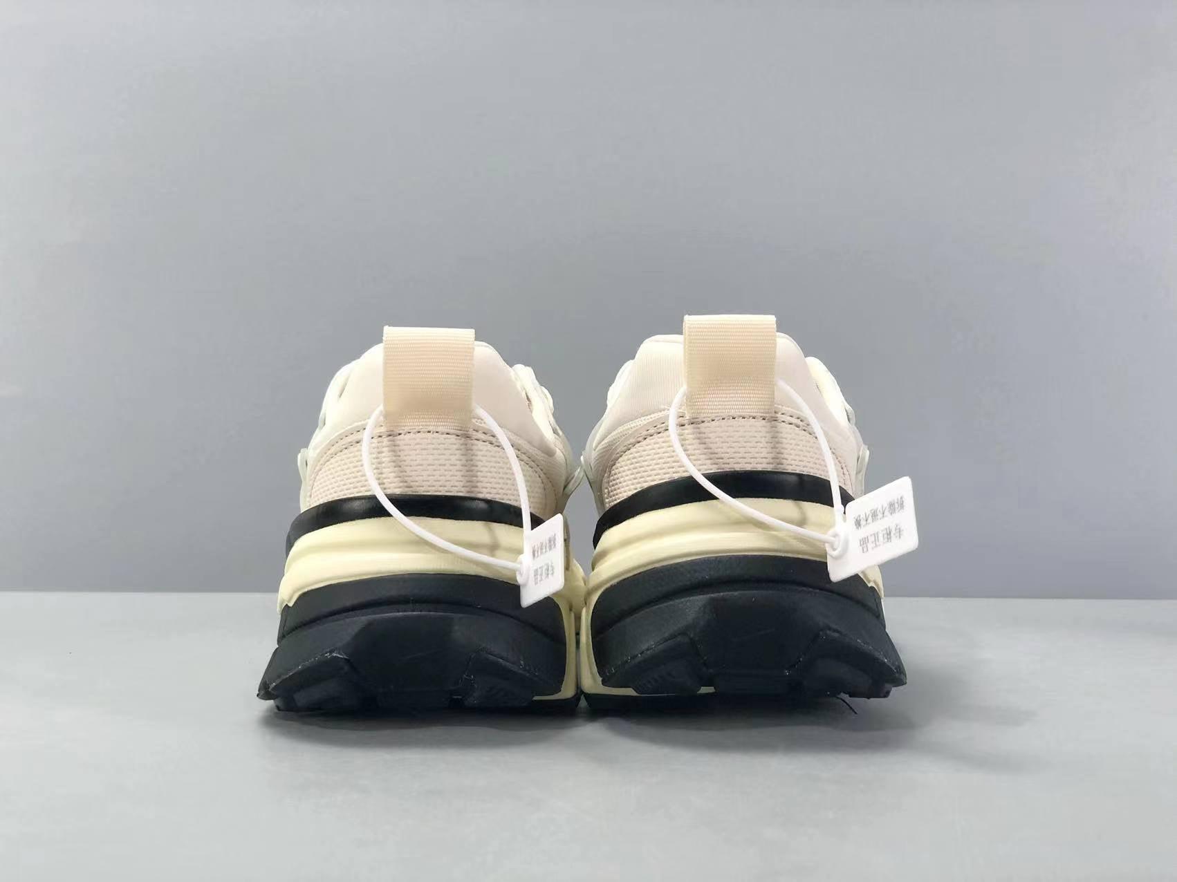 Nike V2K Run &