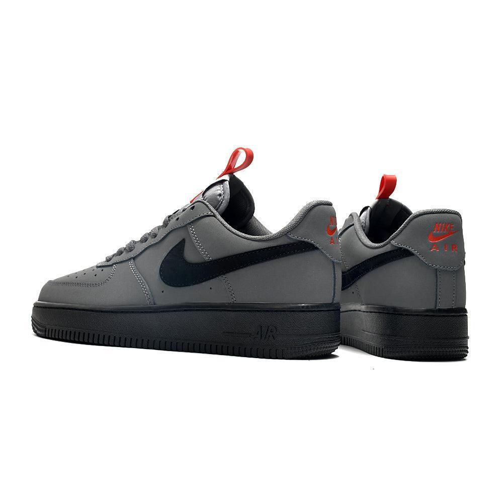 Nike Air Force 1 &