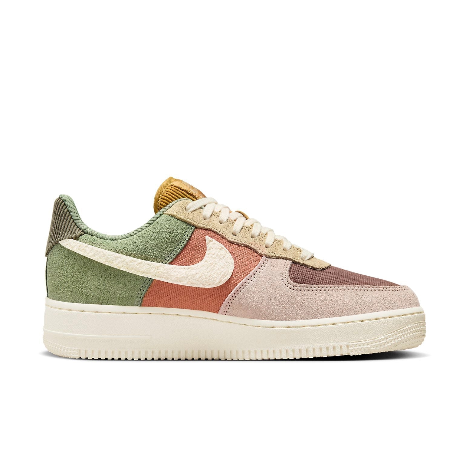 Nike Air Force 1 &