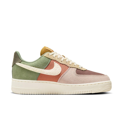 Nike Air Force 1 &