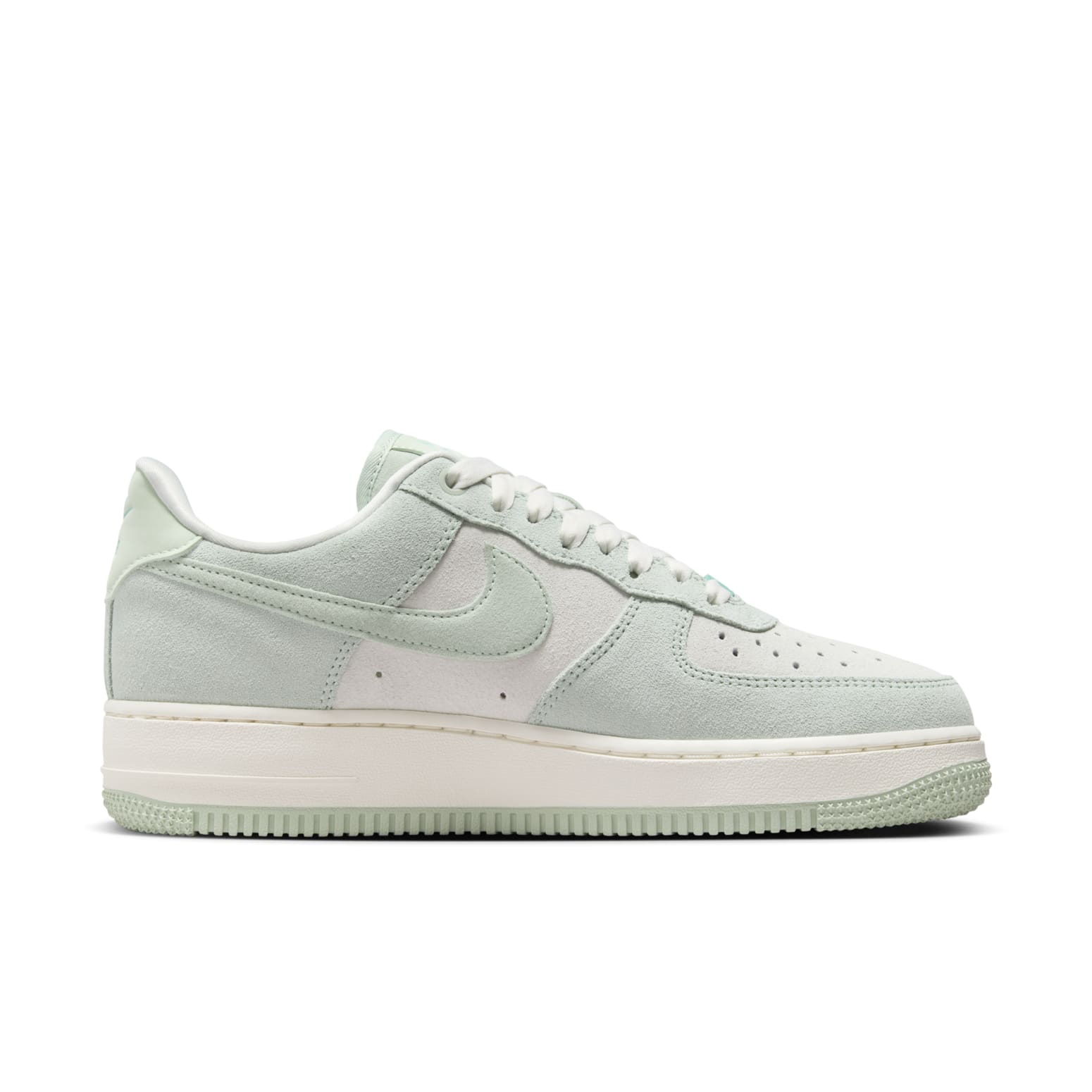 Nike Air Force 1 &
