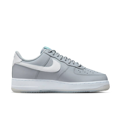 Nike Air Force 1 &