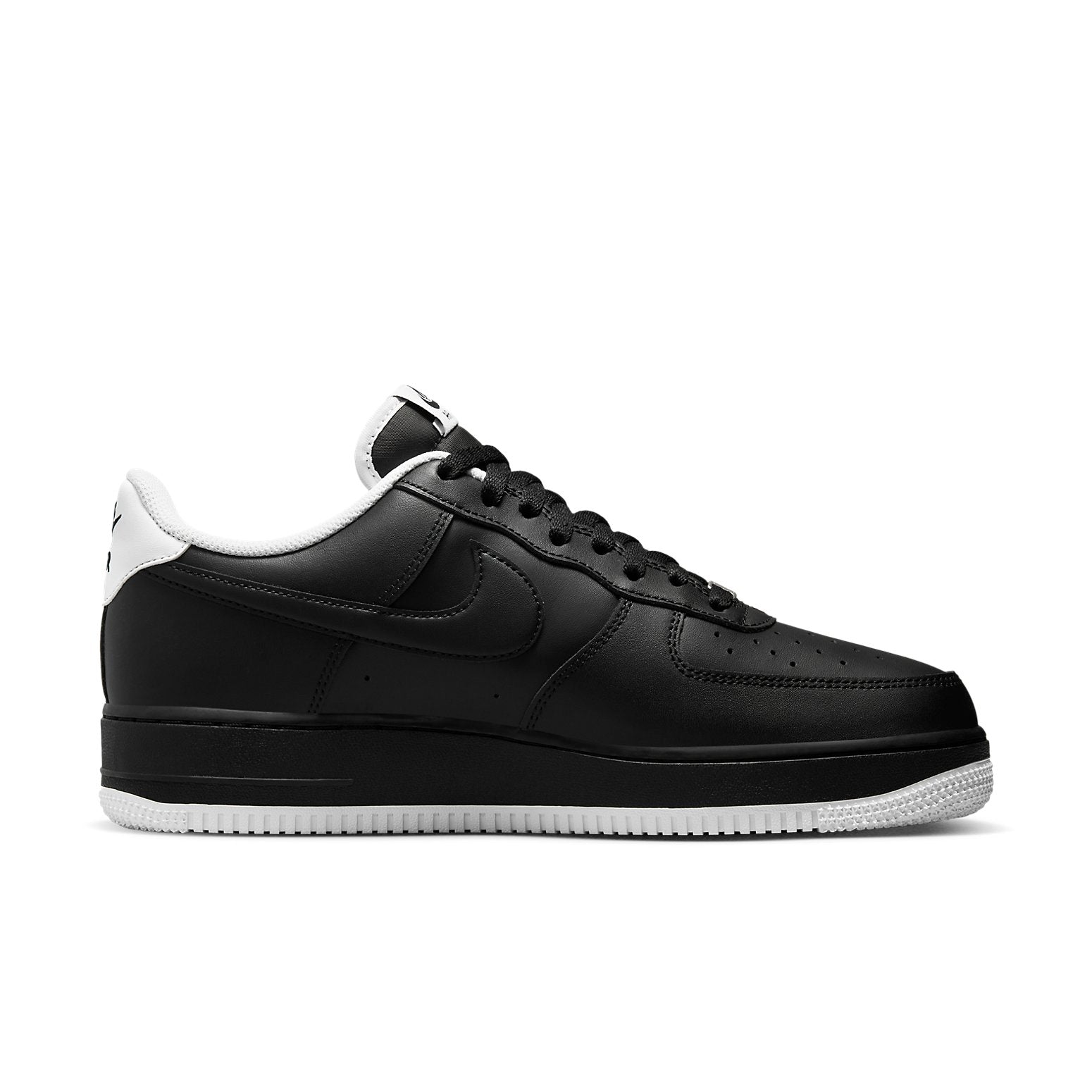 Nike Air Force 1 &
