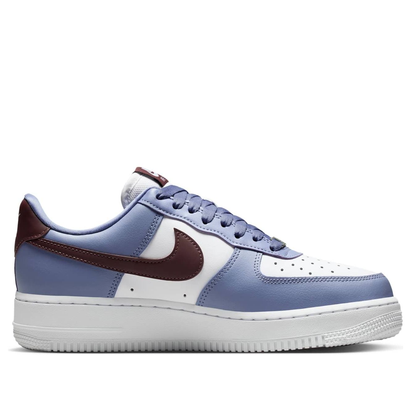 Nike Air Force 1 Low &