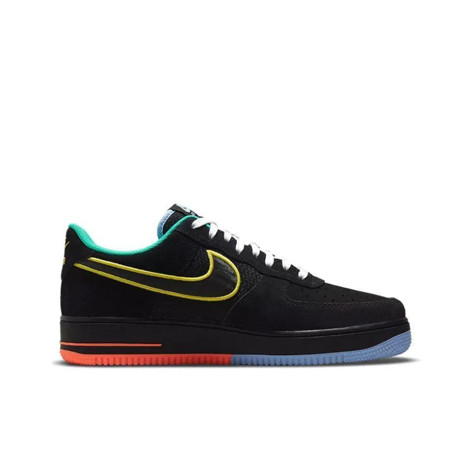 Nike Air Force 1 &
