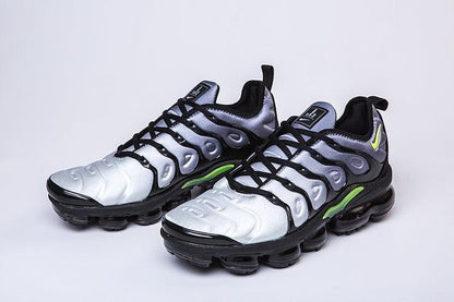 Nike Air VaporMax Plus &