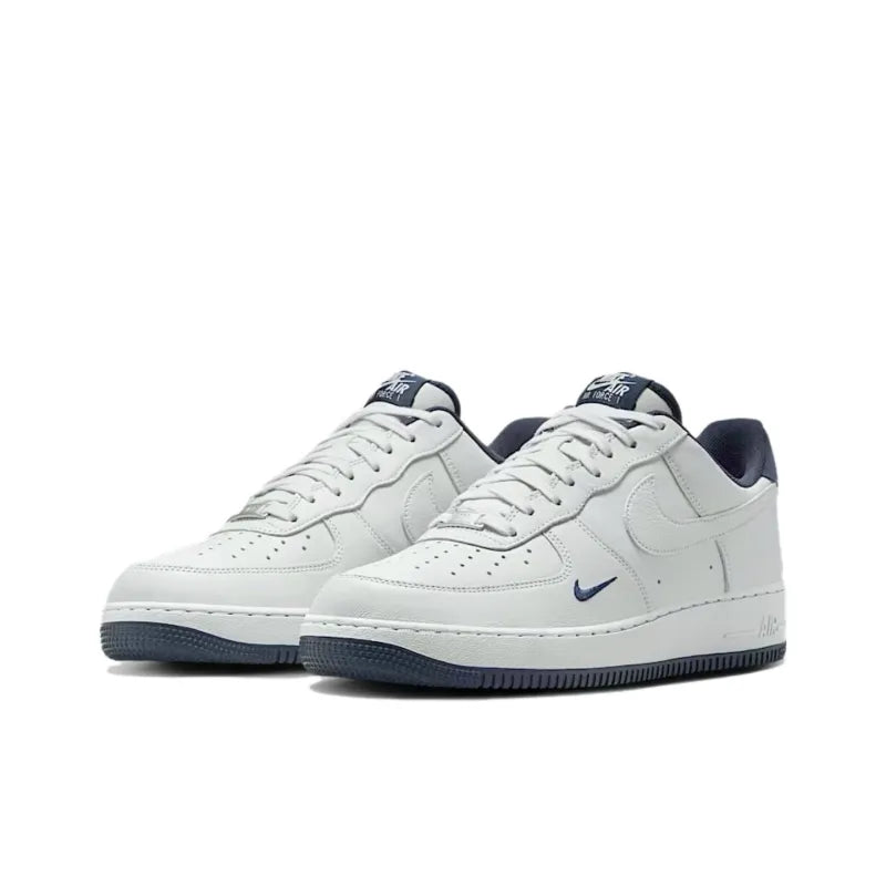 Nike Air Force 1 Low &