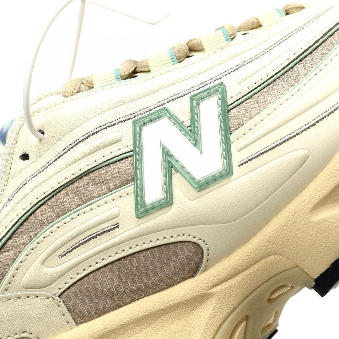New Balance 1000 &
