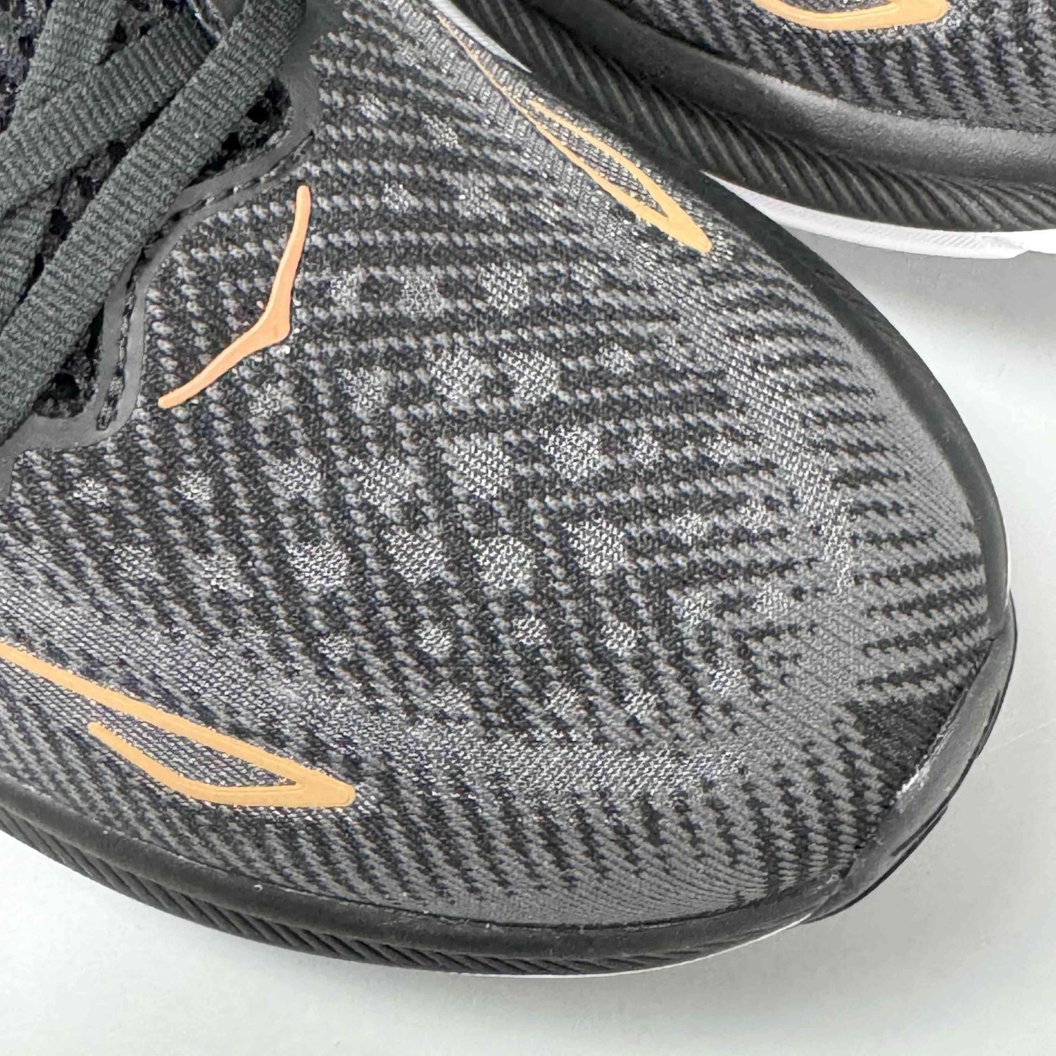 Hoka One One Clifton 9 &