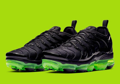 Nike Air VaporMax Plus Black Volt Sole Sneakers - Men&