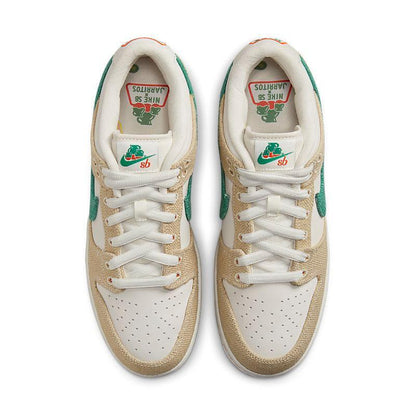 Nike SB Dunk Low &