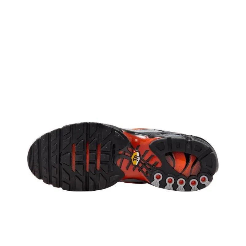 Nike Air Max Plus &