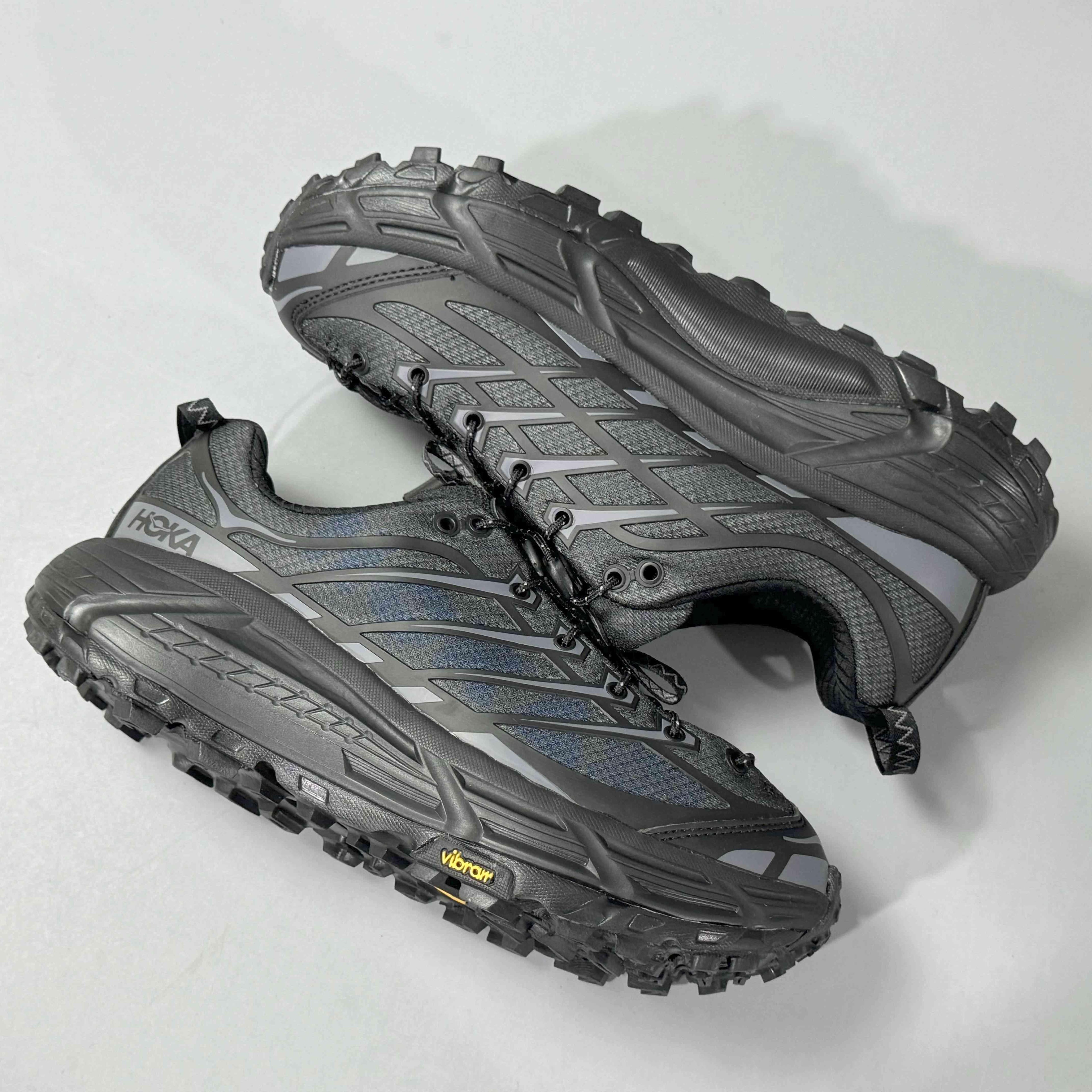 Hoka One One Mafate Three2 &