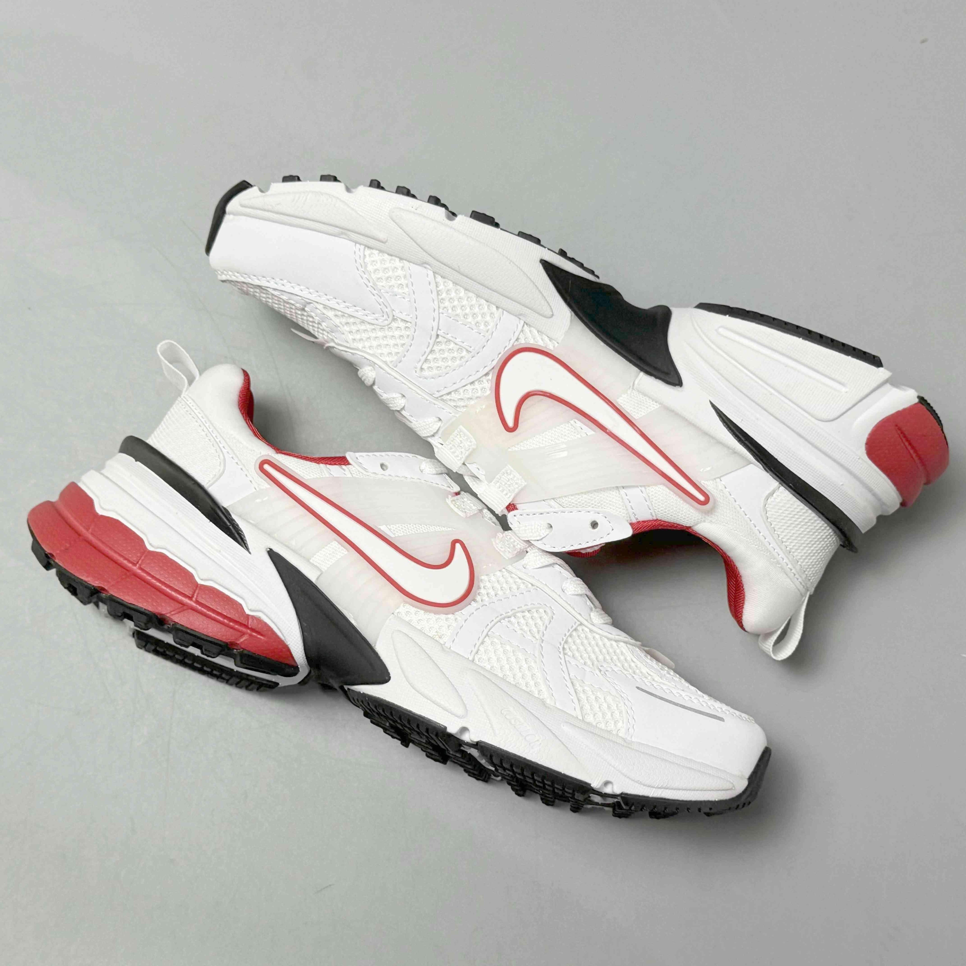 Nike V2K Run &