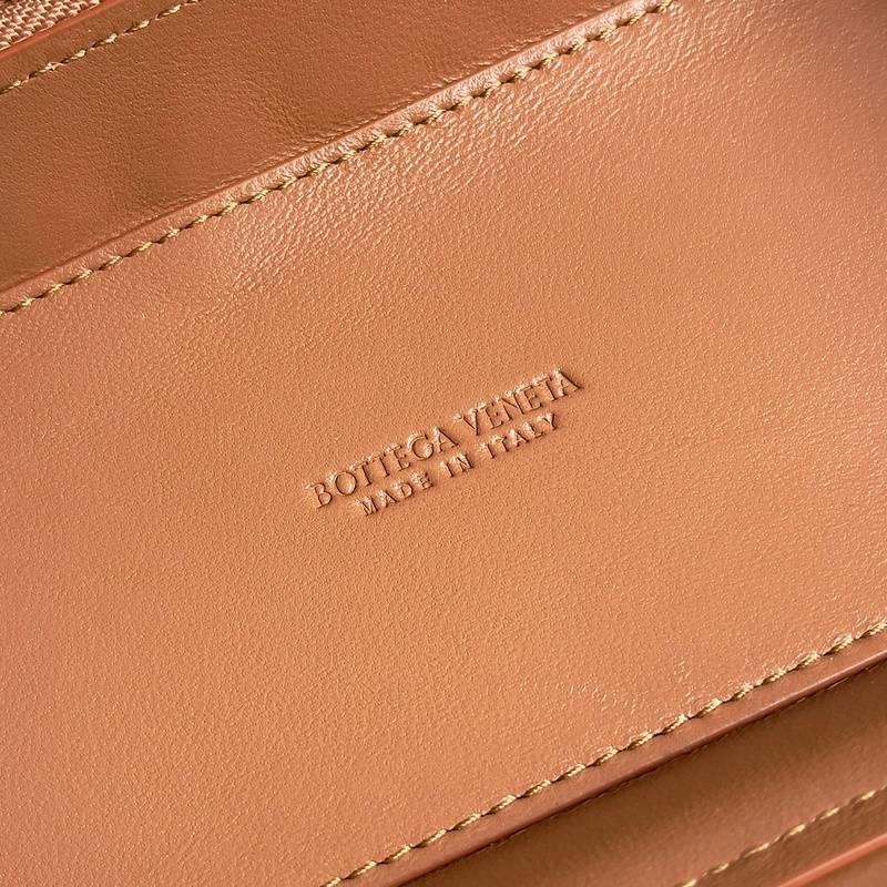 Bottega Veneta Small Vanity Case On Strap