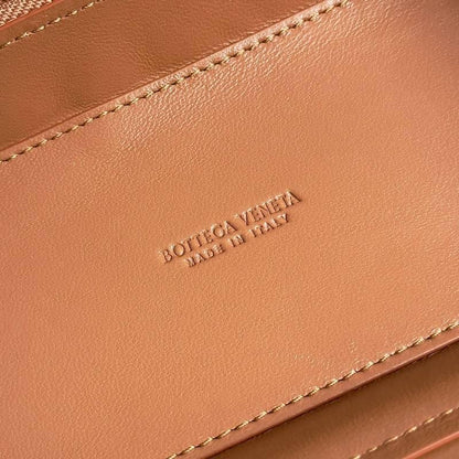 Bottega Veneta Small Vanity Case On Strap