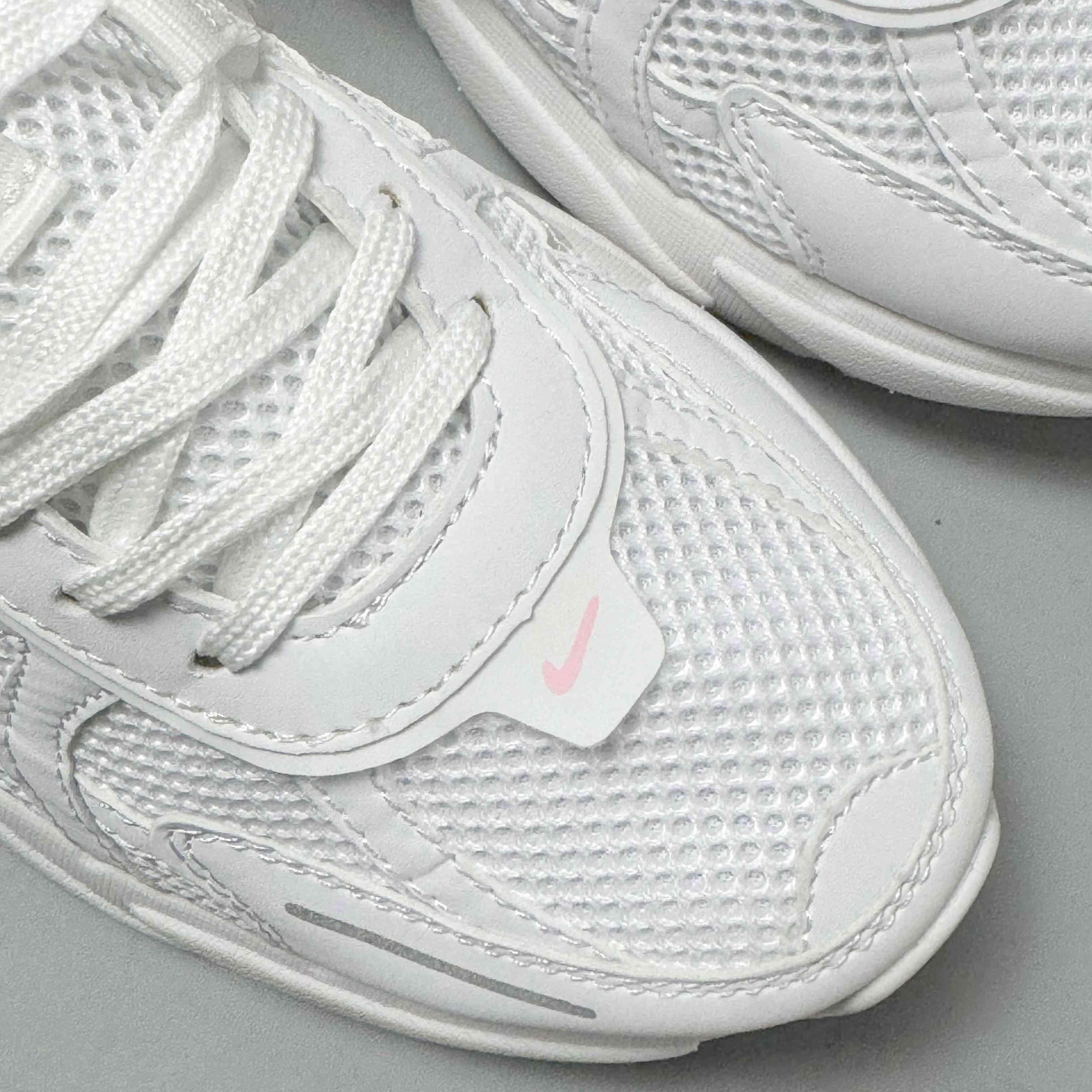 Nike V2K Run &