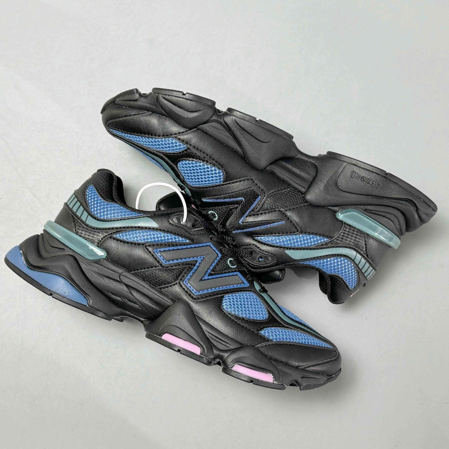New Balance 9060 &