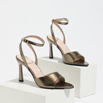 Single-band high-end style with slender heels