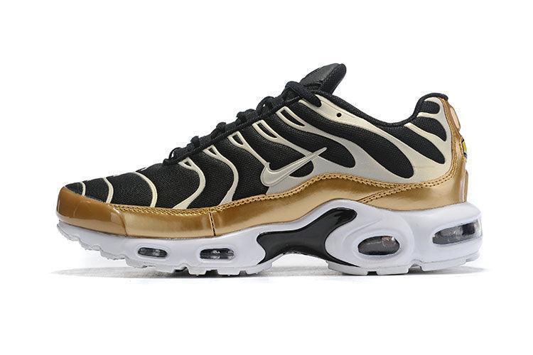 Nike Air Max Plus &