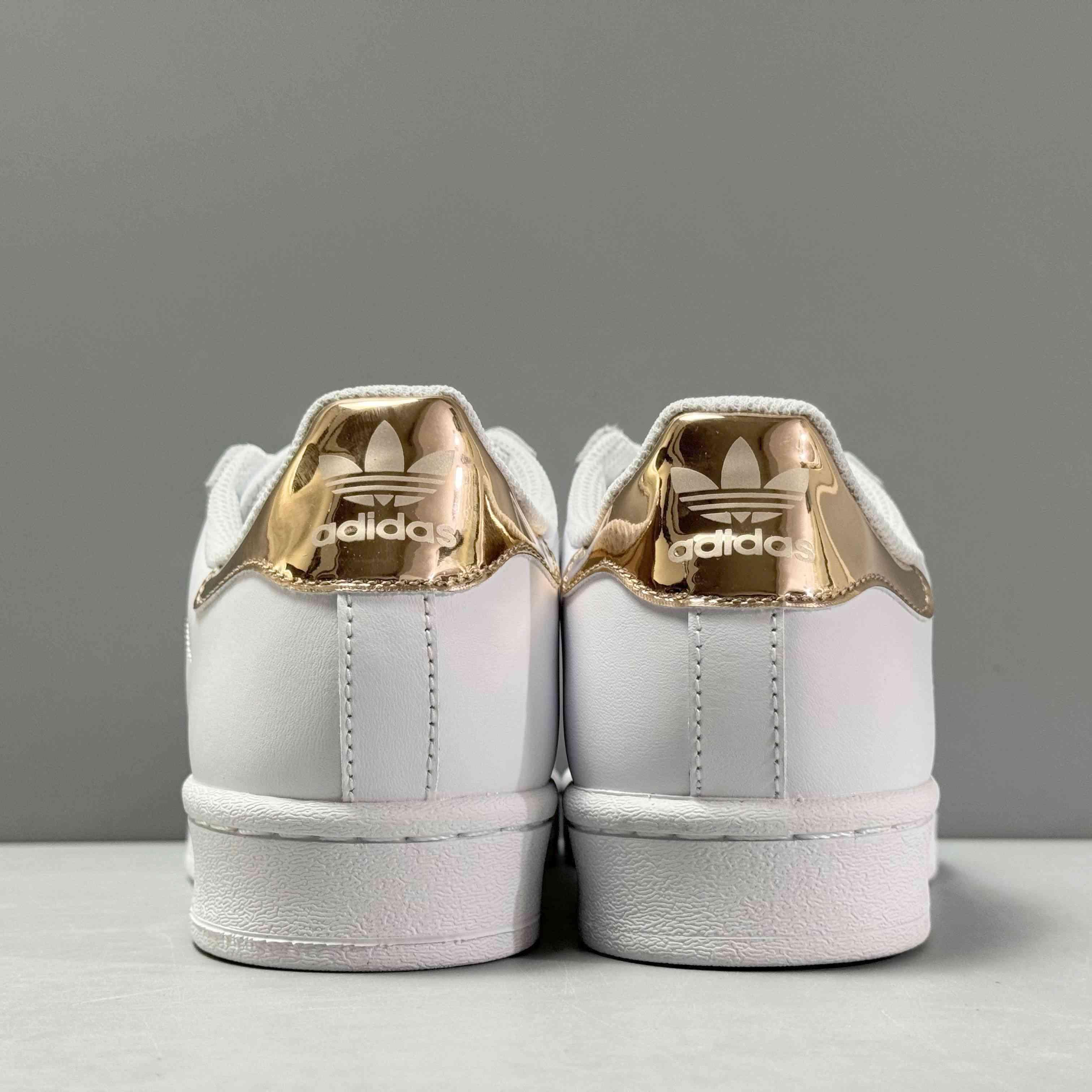 Adidas Superstar &
