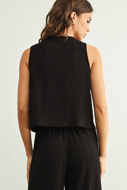 Crinkled Fabric Sleeveless Button Front Top | Black