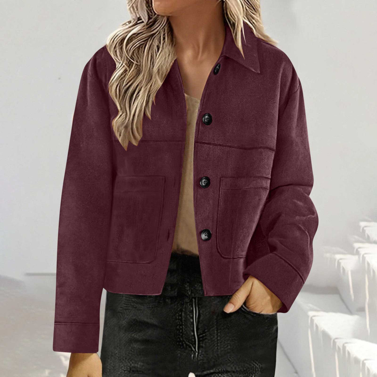 Short suede jacketg