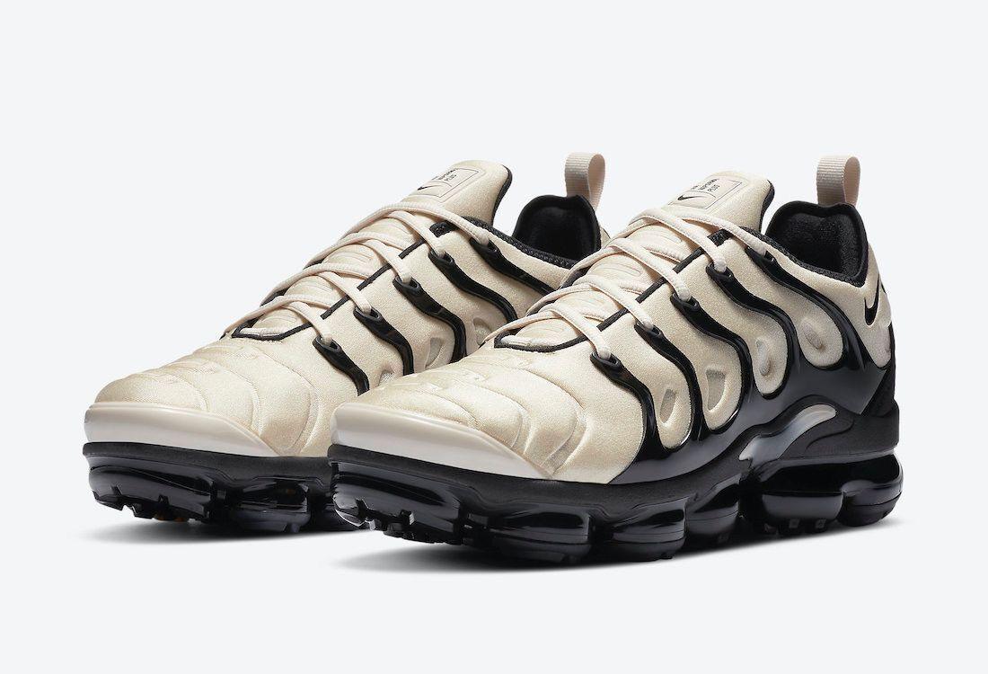 Nike Air VaporMax Plus &