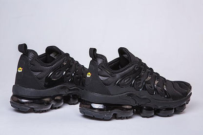 Nike Air VaporMax Plus Triple Black Sneakers – All-Day Comfort