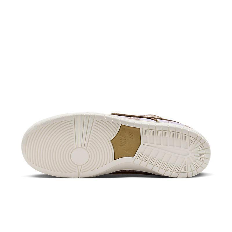 Nike SB Dunk Low &