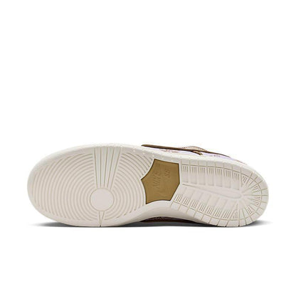 Nike SB Dunk Low &