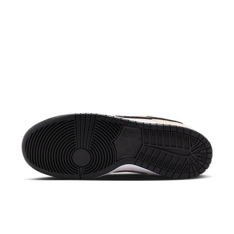 Nike SB Dunk Low &