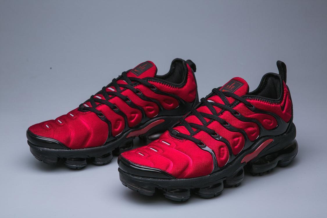 Nike Air VaporMax Plus &