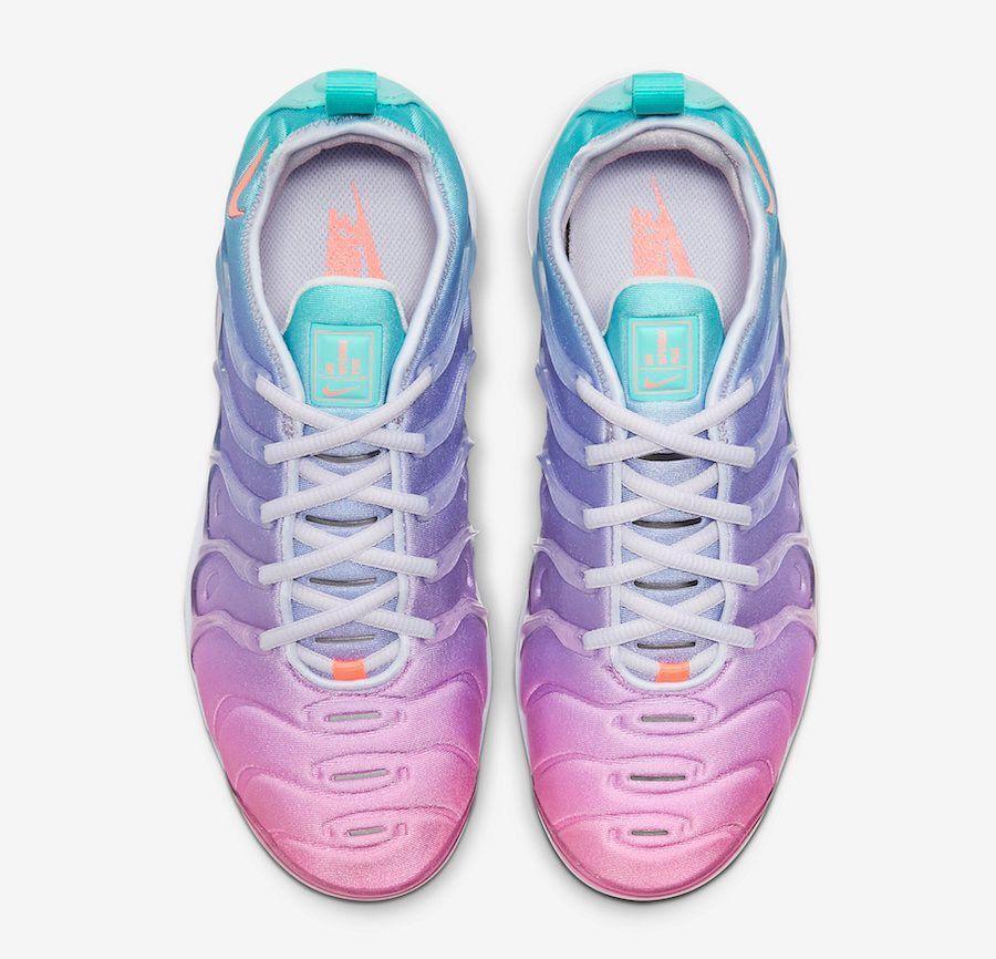 Nike Air VaporMax Plus &