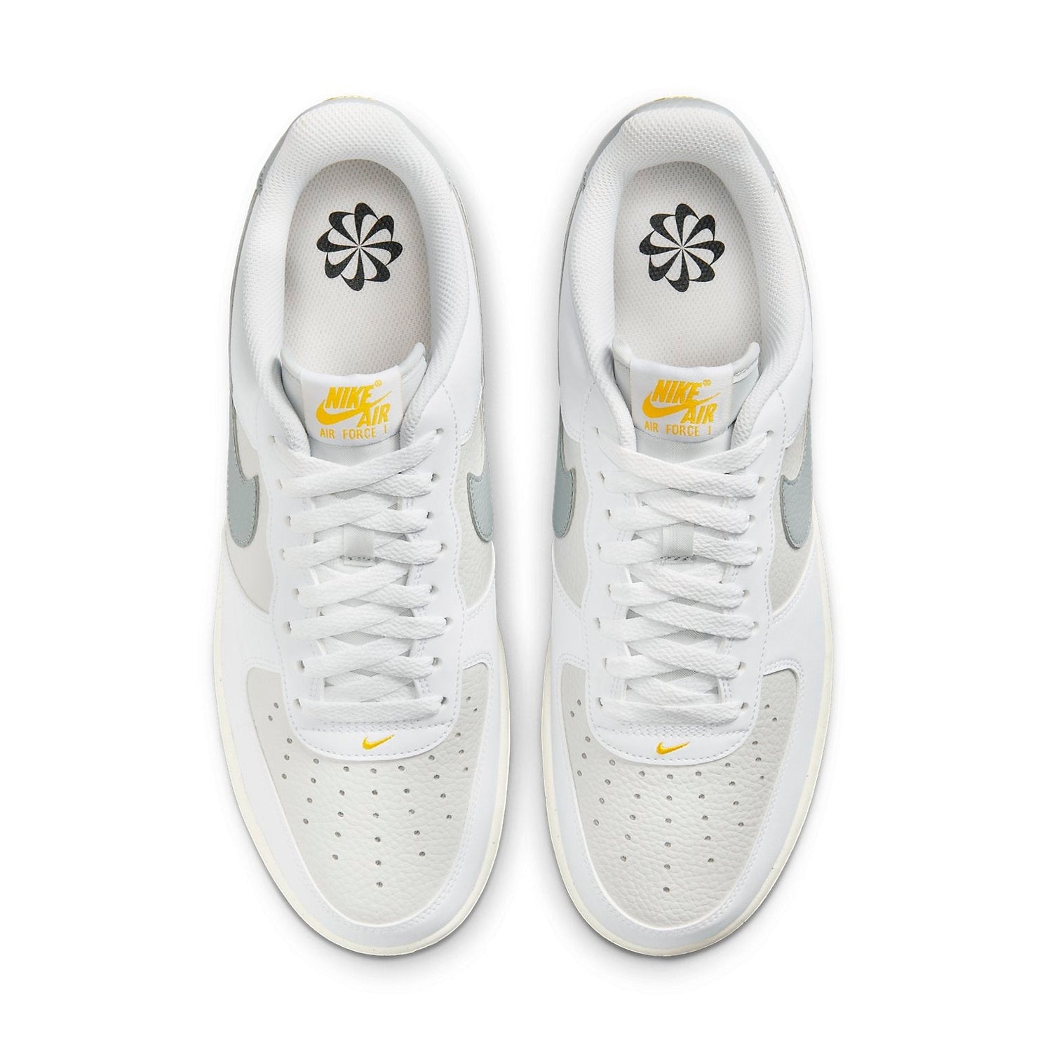 Nike Air Force 1 &