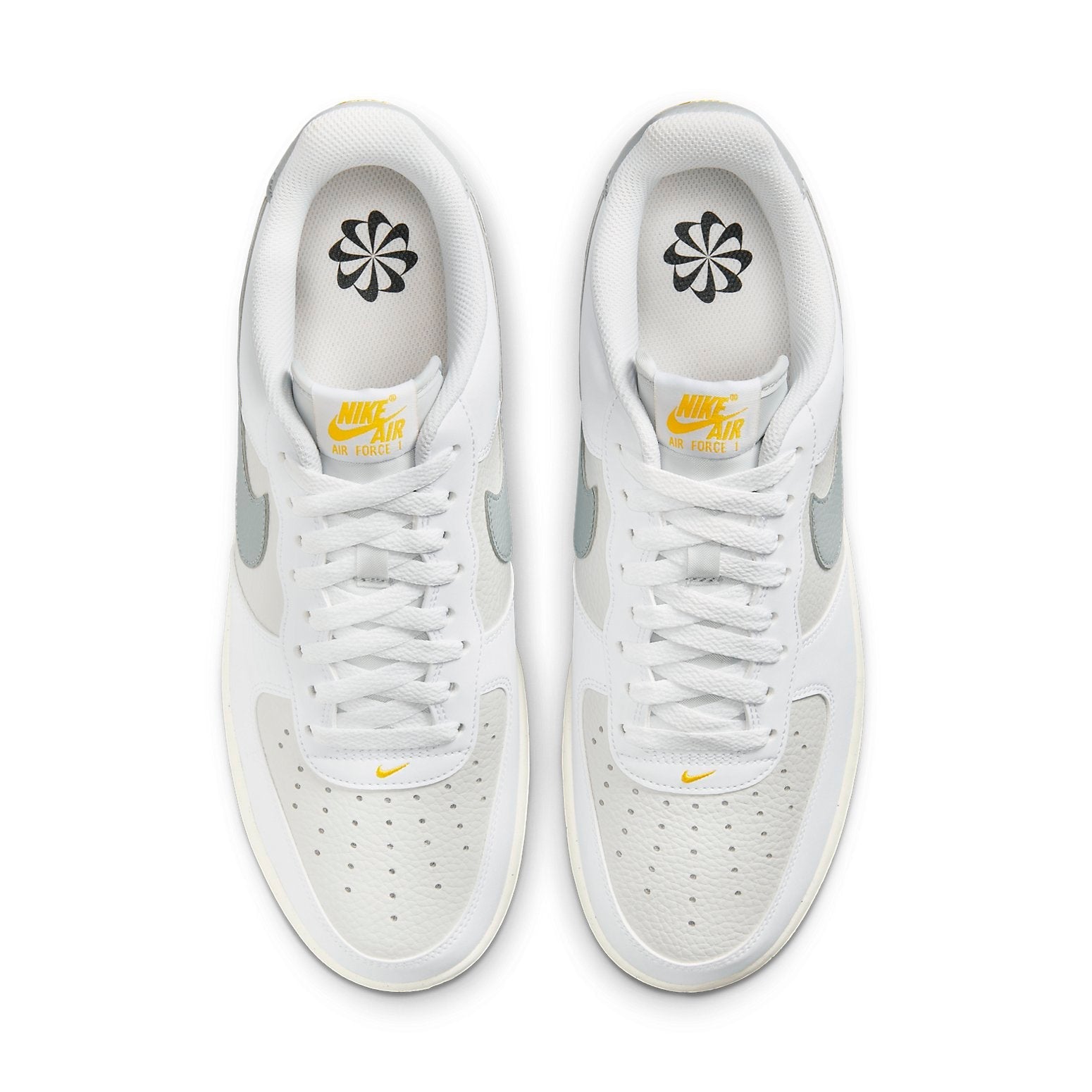 Nike Air Force 1 &