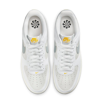 Nike Air Force 1 &