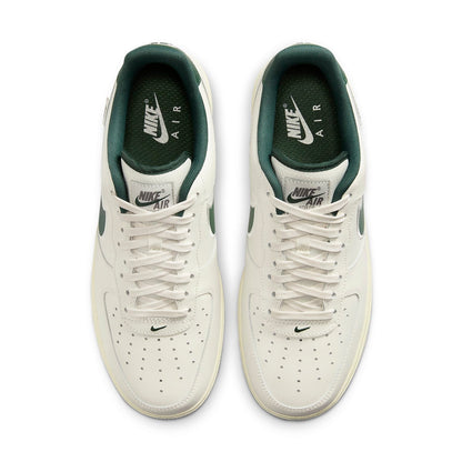 Nike Air Force 1 Low &