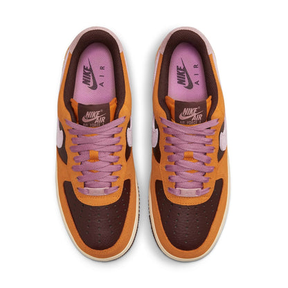 Nike Air Force 1 Low &