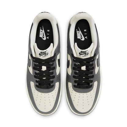 Nike Air Force 1 Low &