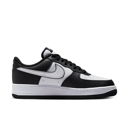 Nike Air Force 1 &