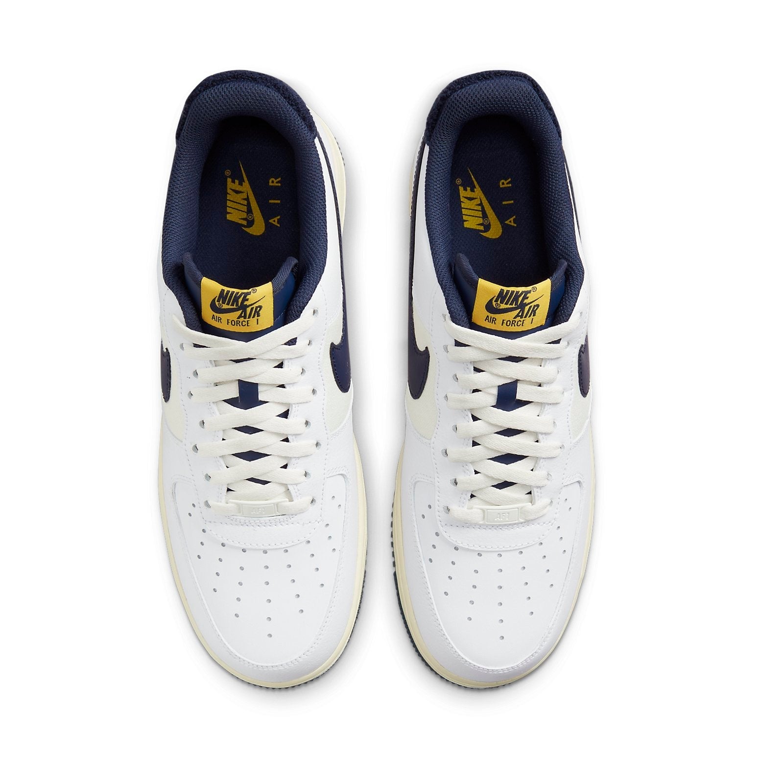 Nike Air Force 1 &