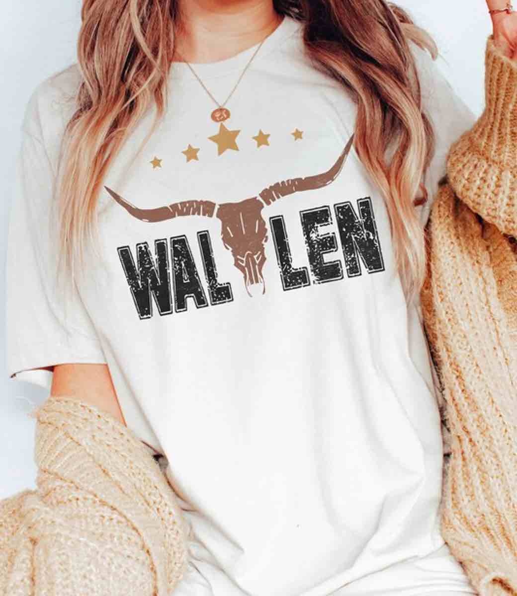 Curvy Wallen Graphic Tee - White