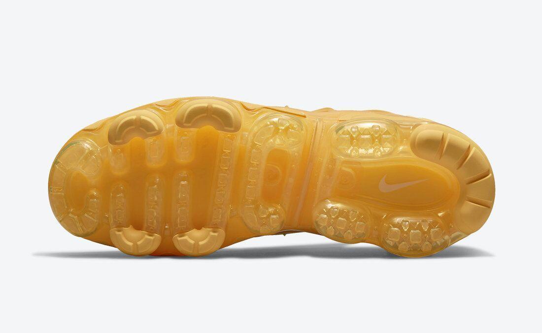 Nike Air VaporMax Plus &