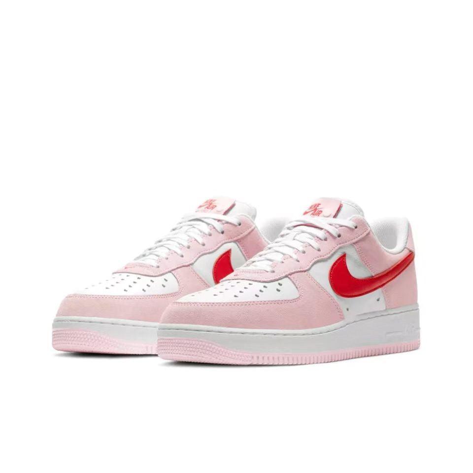 Nike Air Force 1 &