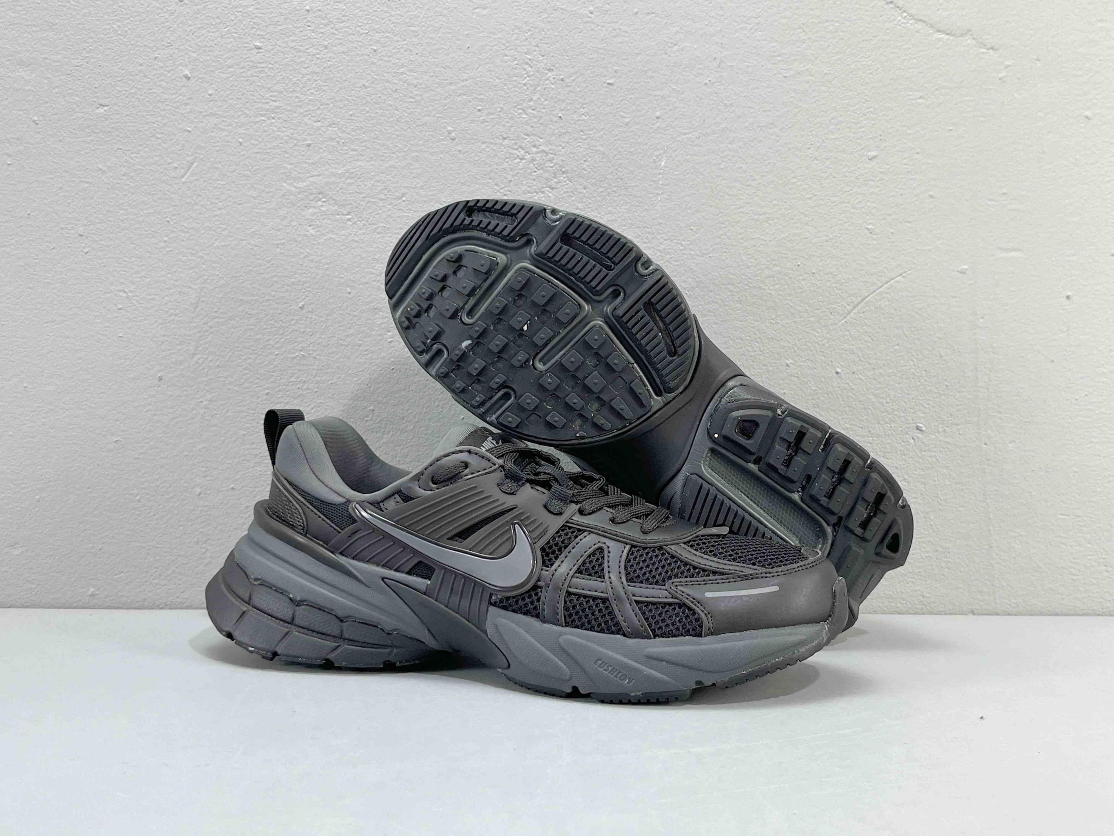 Nike V2K Run &