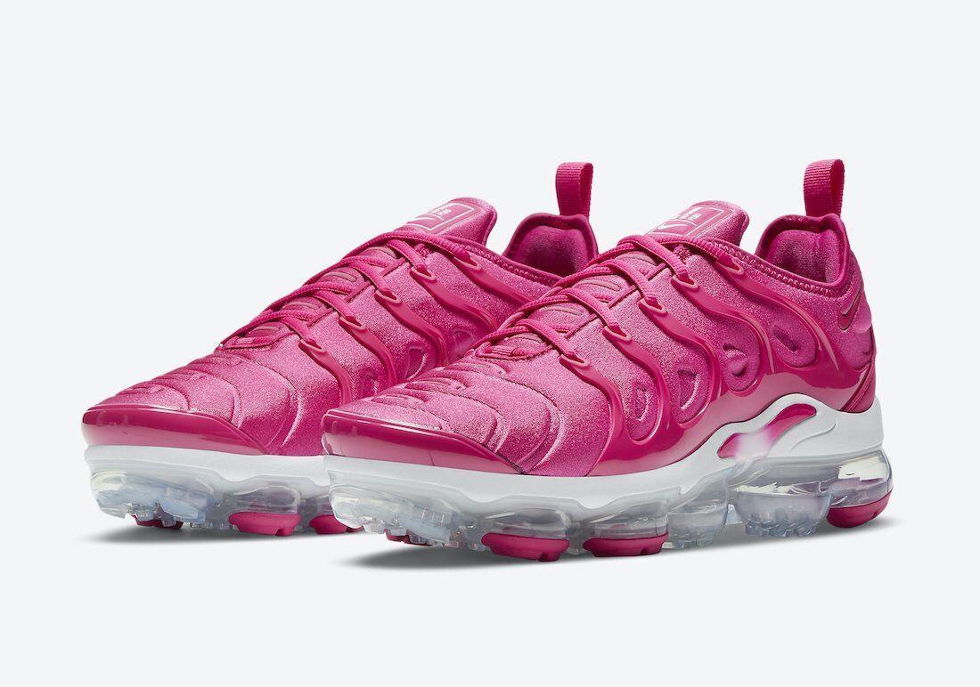 Nike Air VaporMax Plus &