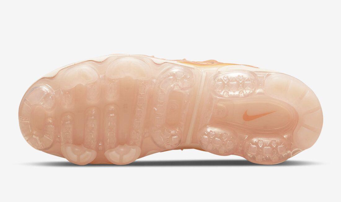 Nike Air VaporMax Plus &